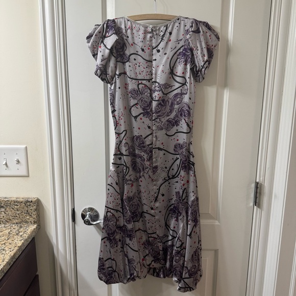 Alexander McQueen Women’s Avante Garde Bubble Hem Silver Floral Silk Dress - Picture 5 of 14